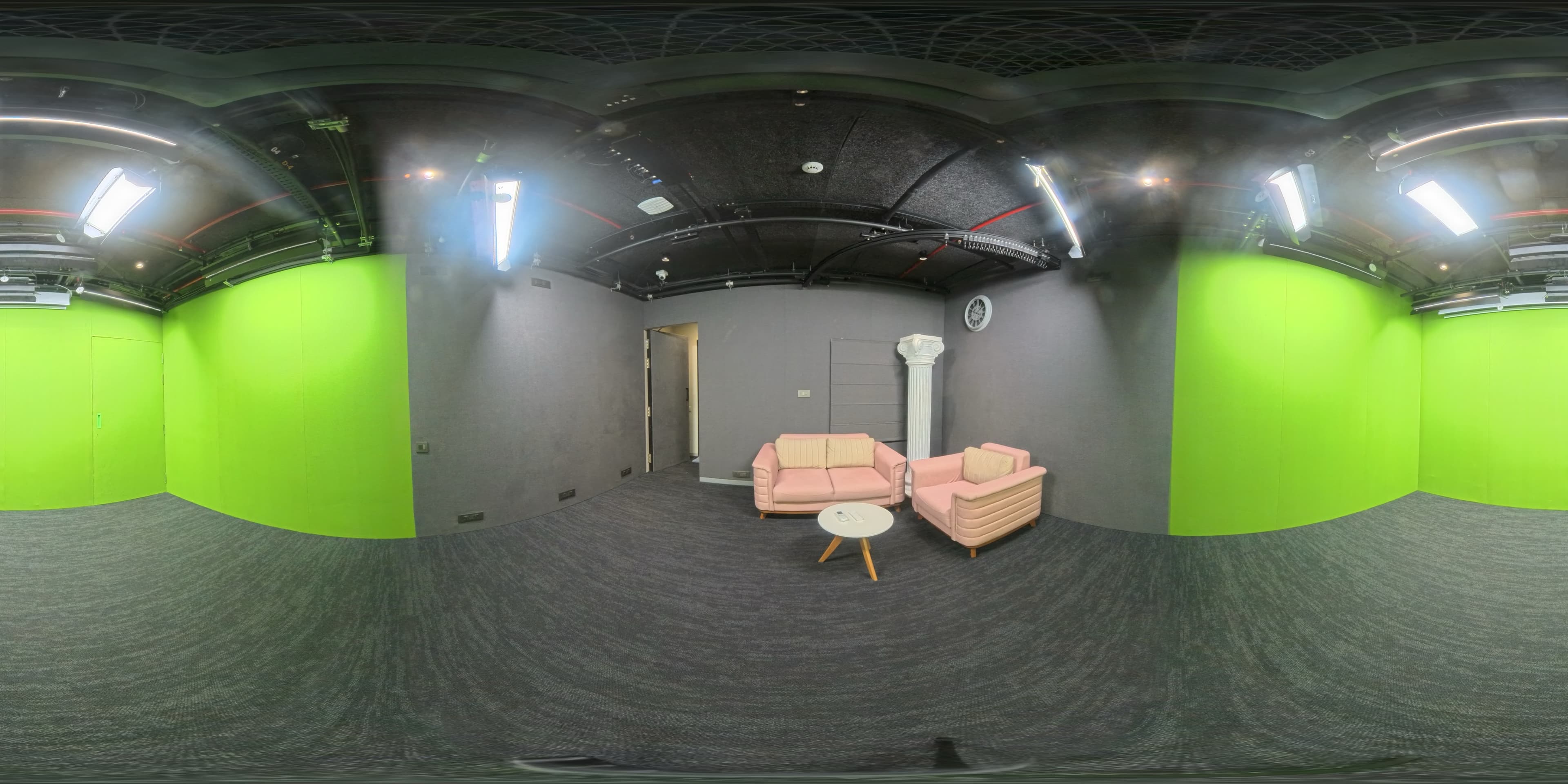 360 degree view of the studio floor at Theo's Den Studio